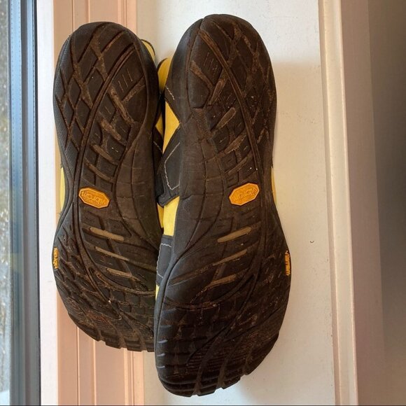 MERRELL Sz 7  Barefoot Power Glove Acacia Athletic Shoes Booties - Picture 9 of 10